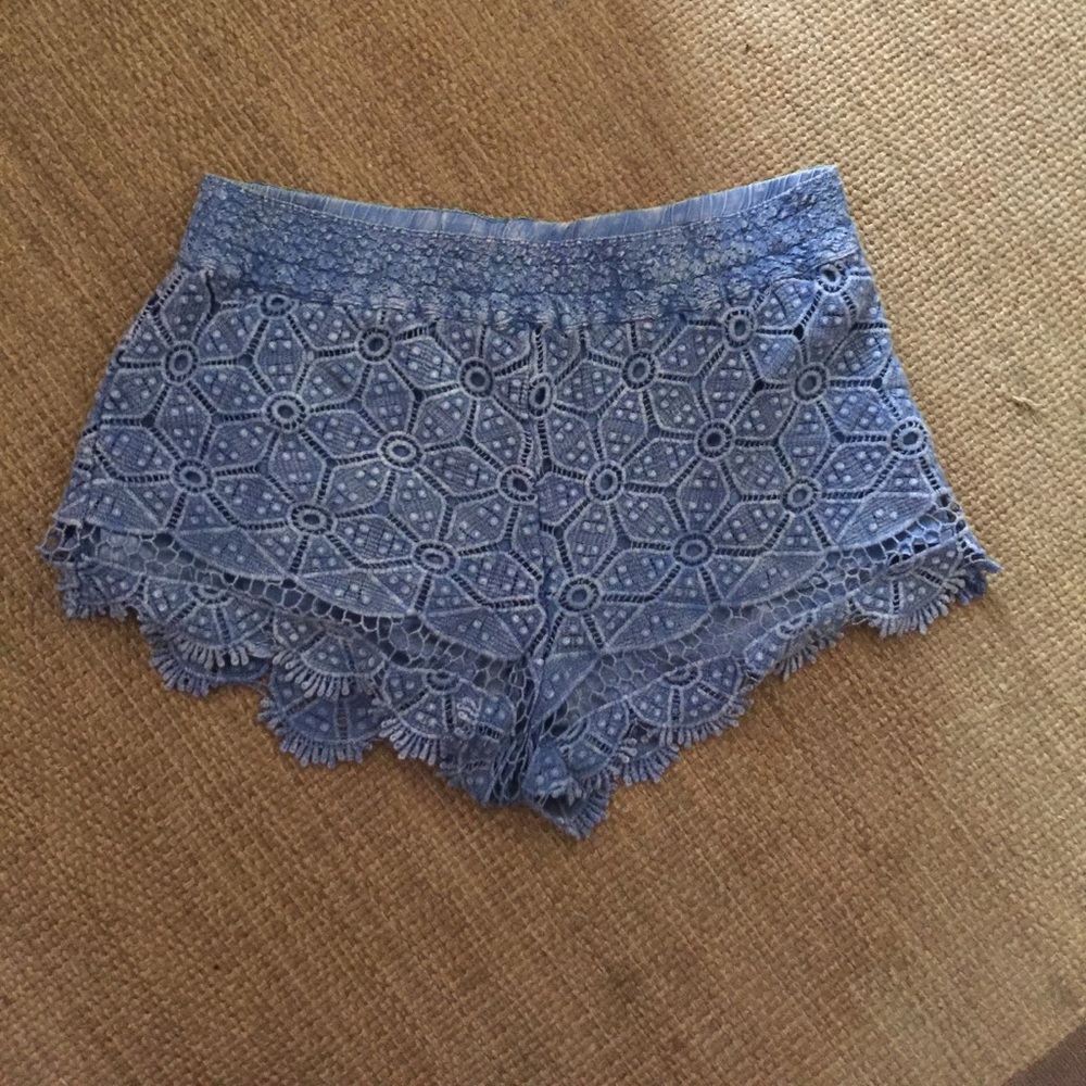 🌊Urban Outfitters Lace High Waisted Shorts!🌊