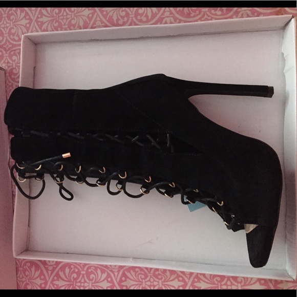 Stiletto heels (peep toe) - Picture 1 of 4