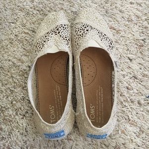 Ivory Lace Toms