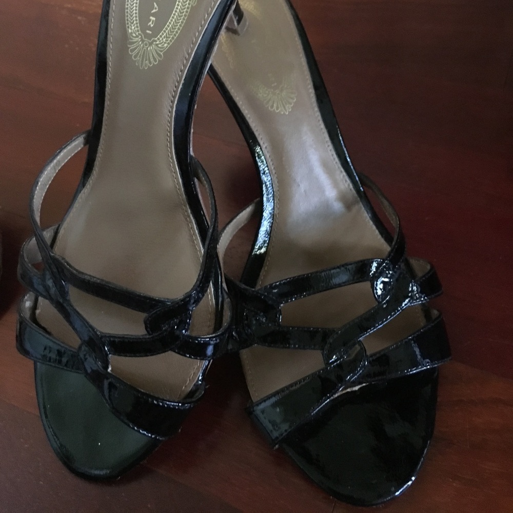 Fancy patent-leather slides. Great cond!