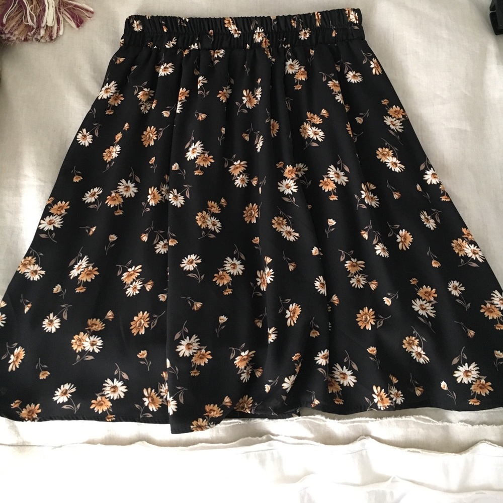 Urban Outfitters Floral Free flowing mini skirt