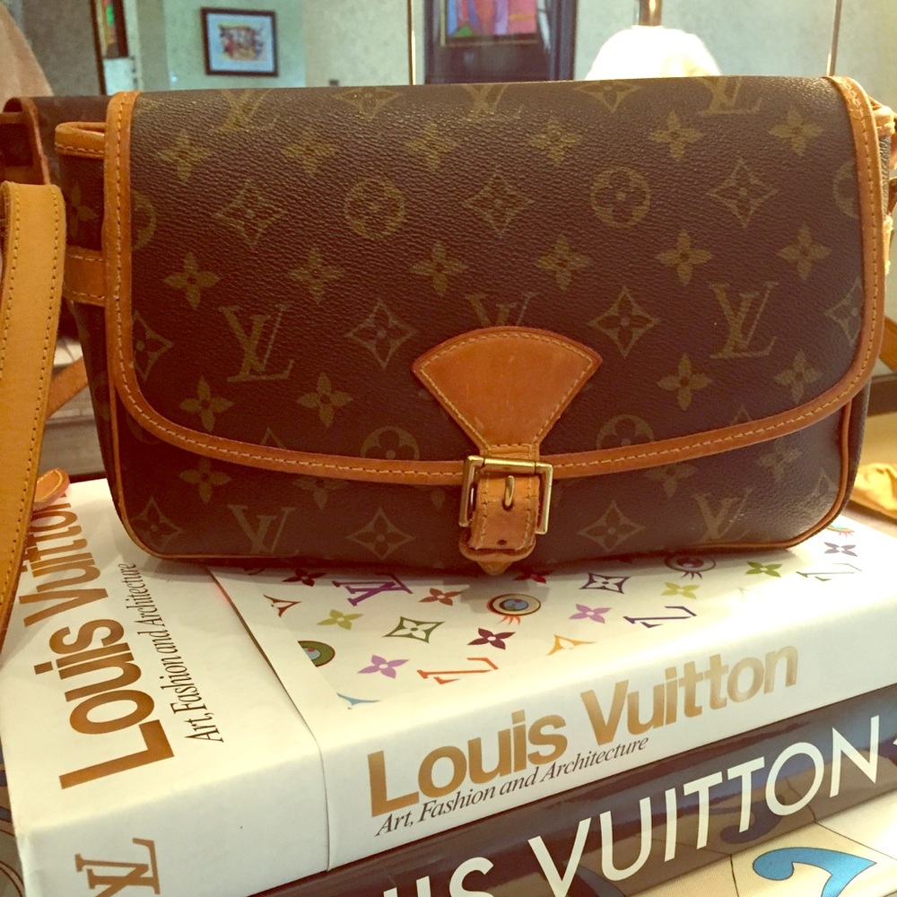 Louis Vuitton Authentic monogram canvas sologne