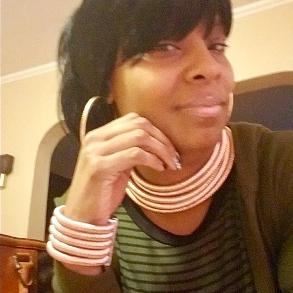 Gold, Rose or Black 5 Ring Collar Statement Choker - Picture 6 of 8