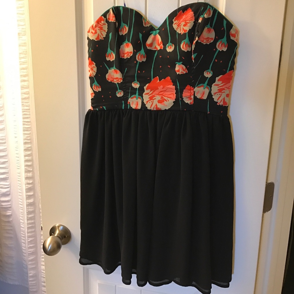GB Gianni Bini floral dress