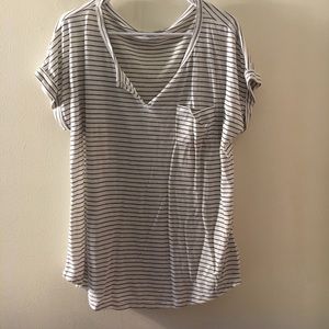 Old navy v neck striped tshirt