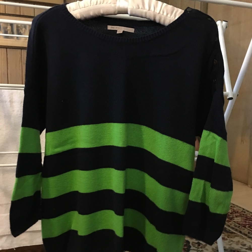 GAP Sweater! (#SW1001)