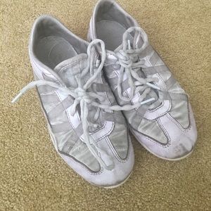 Nfinity Evolution cheer shoes size 5.5