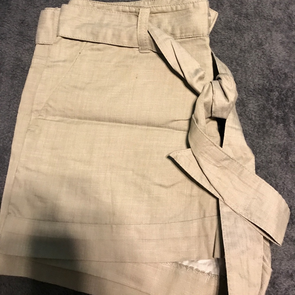 Banana Republic grey shorts with tie belt