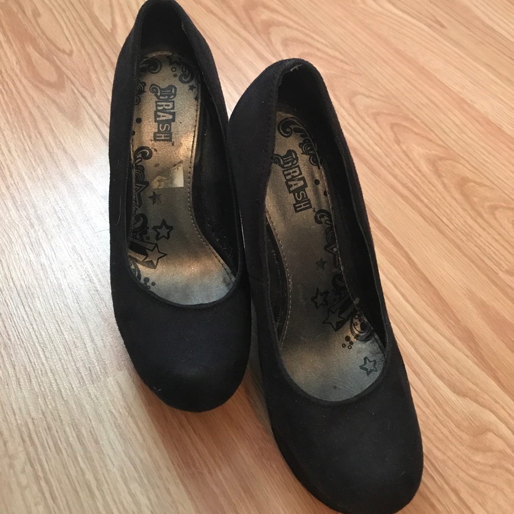 Size 5 black wedges