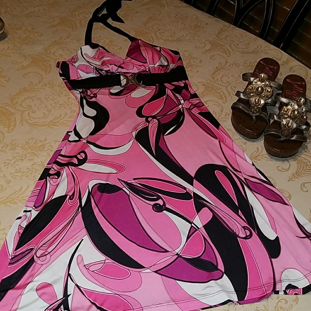 LADIES SUMMER HALTER DRESS SIZE MEDIUM
