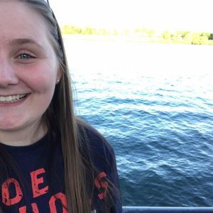 Meet your Posher, Crystal