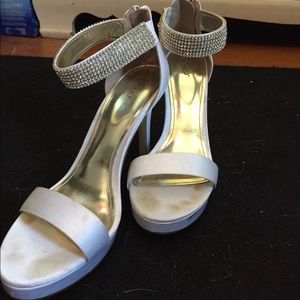 Tevolio white stilettos