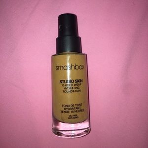 Smashbox studio skin foundation