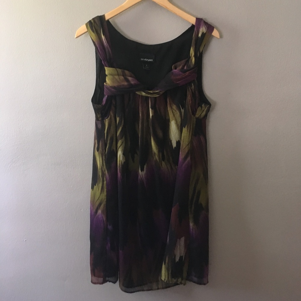 Abstract sleeveless dress w/ twisted collar