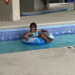 Meet your Posher, Lupis