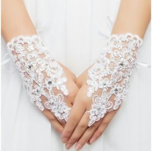 New White Lace Fingerless Gloves