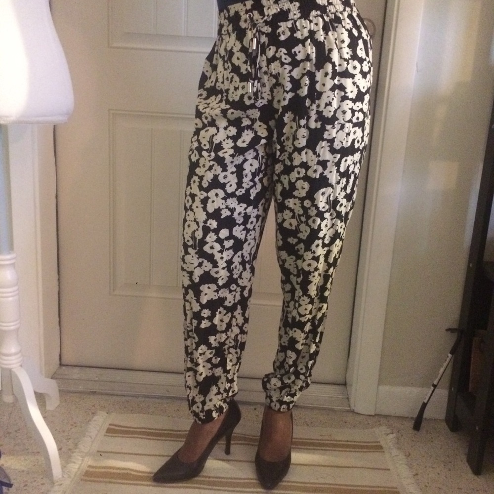 Style & Co Floral Vine Soft Trouser with pockets