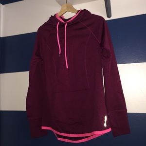REEBOK magenta sweatshirt