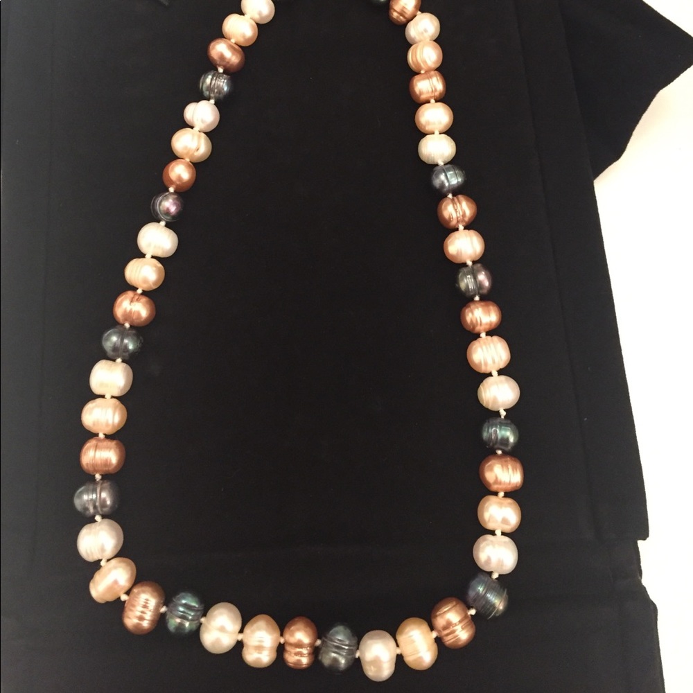 Freshwater pearl necklace