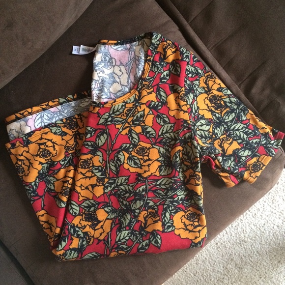LuLaRoe Tops - LuLaRoe Perfect T
