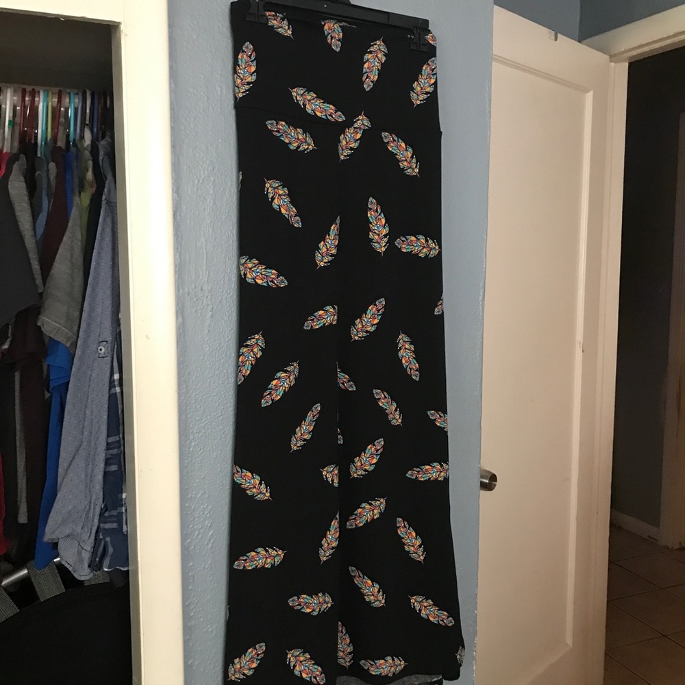 Lularoe Maxi Black Feathers 2XL NWOT