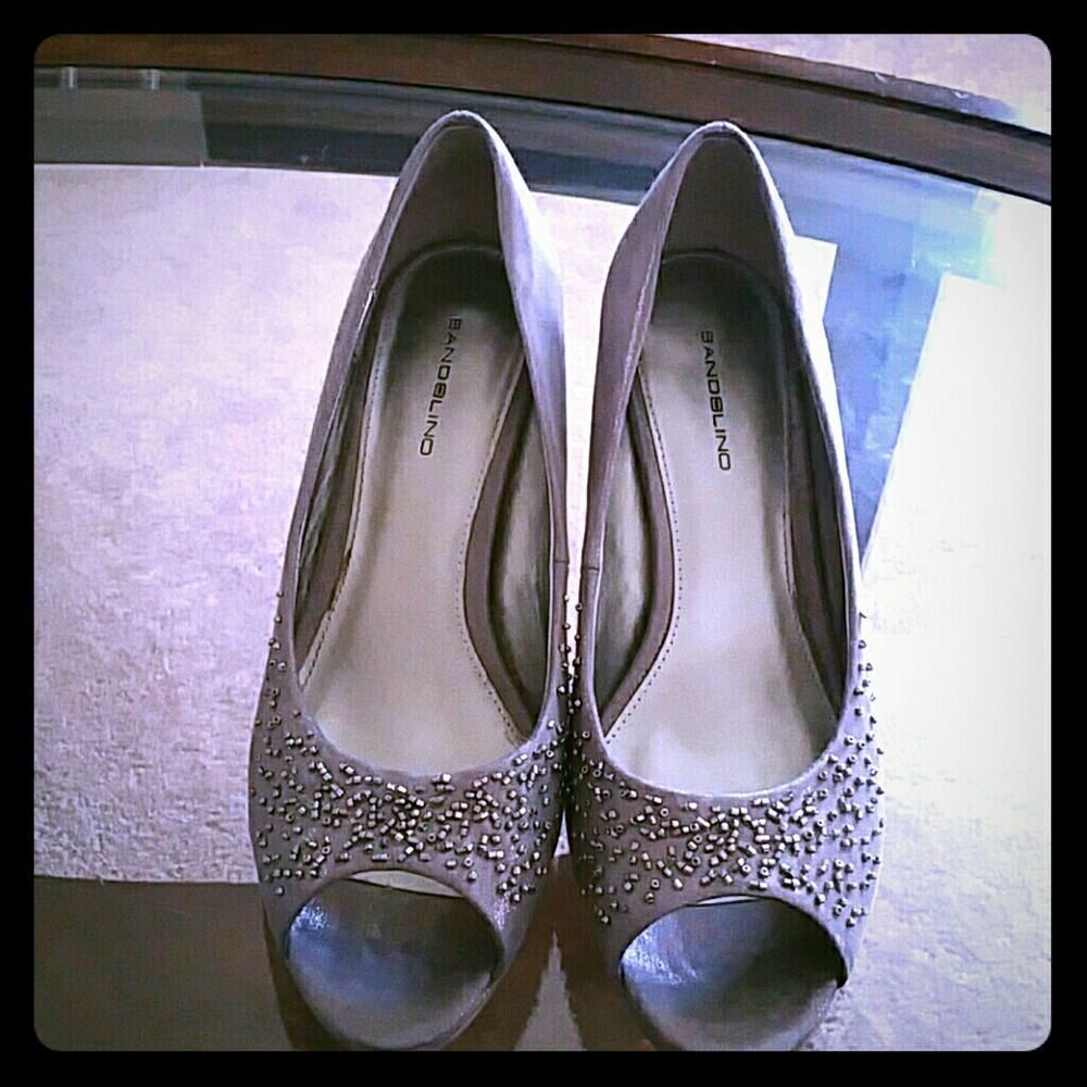 Gray/silver  heel