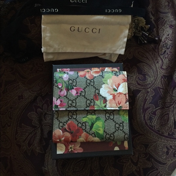 ⭕️SOLD ⭕️Ⓜ️GUCCI bnwt walletmonogram wt blooms - Picture 3 of 8