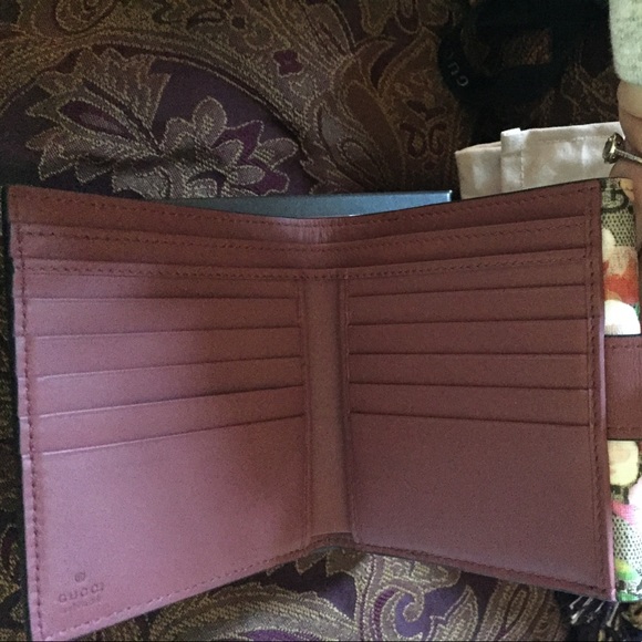 ⭕️SOLD ⭕️Ⓜ️GUCCI bnwt walletmonogram wt blooms - Picture 4 of 8