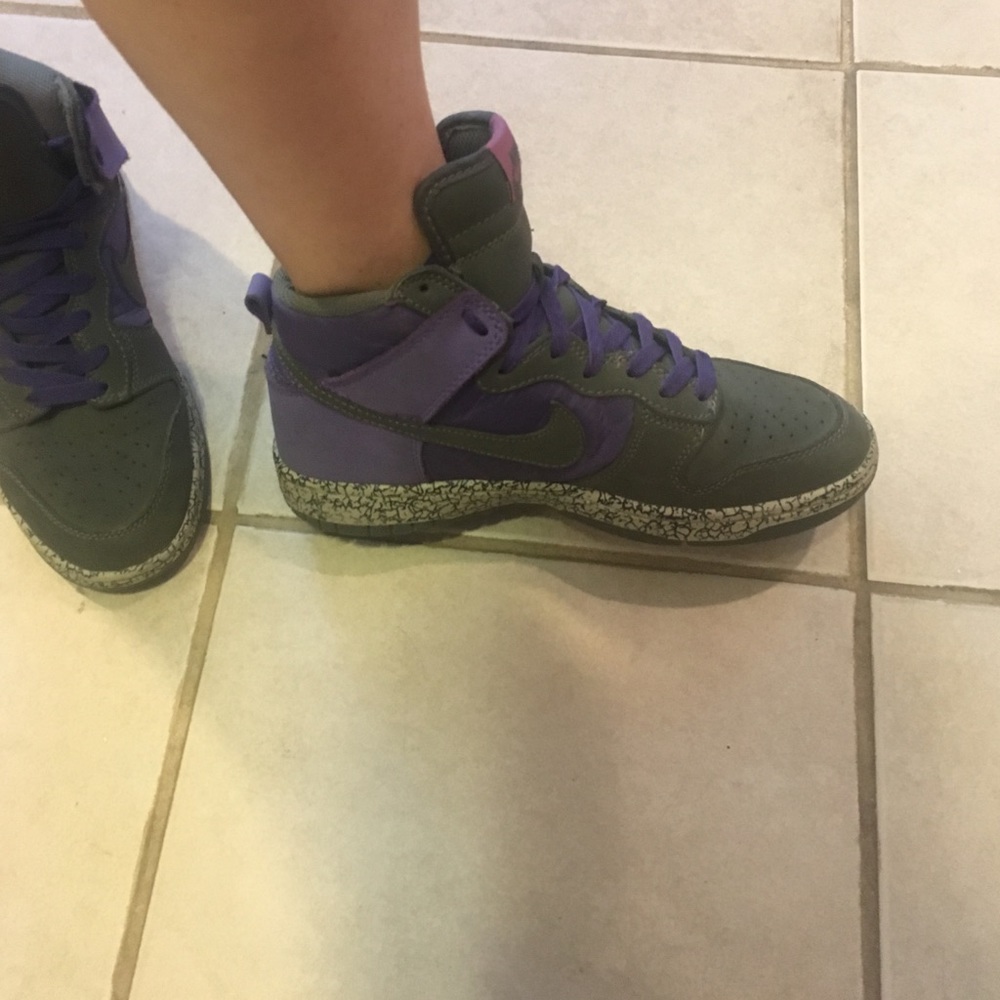 Nike earthquake sneakers