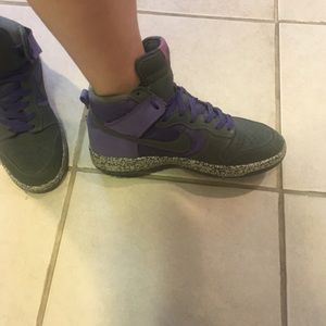 Nike earthquake sneakers