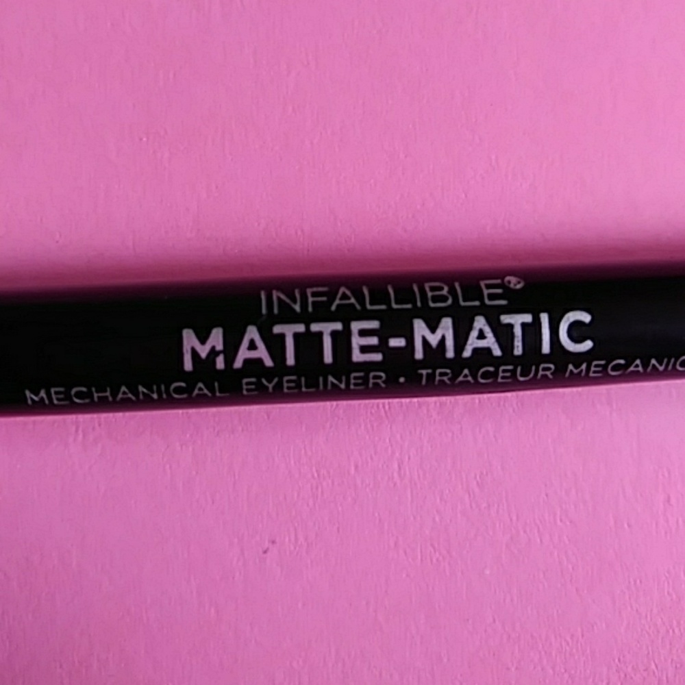 Matte-Matic mechanical eyeliner