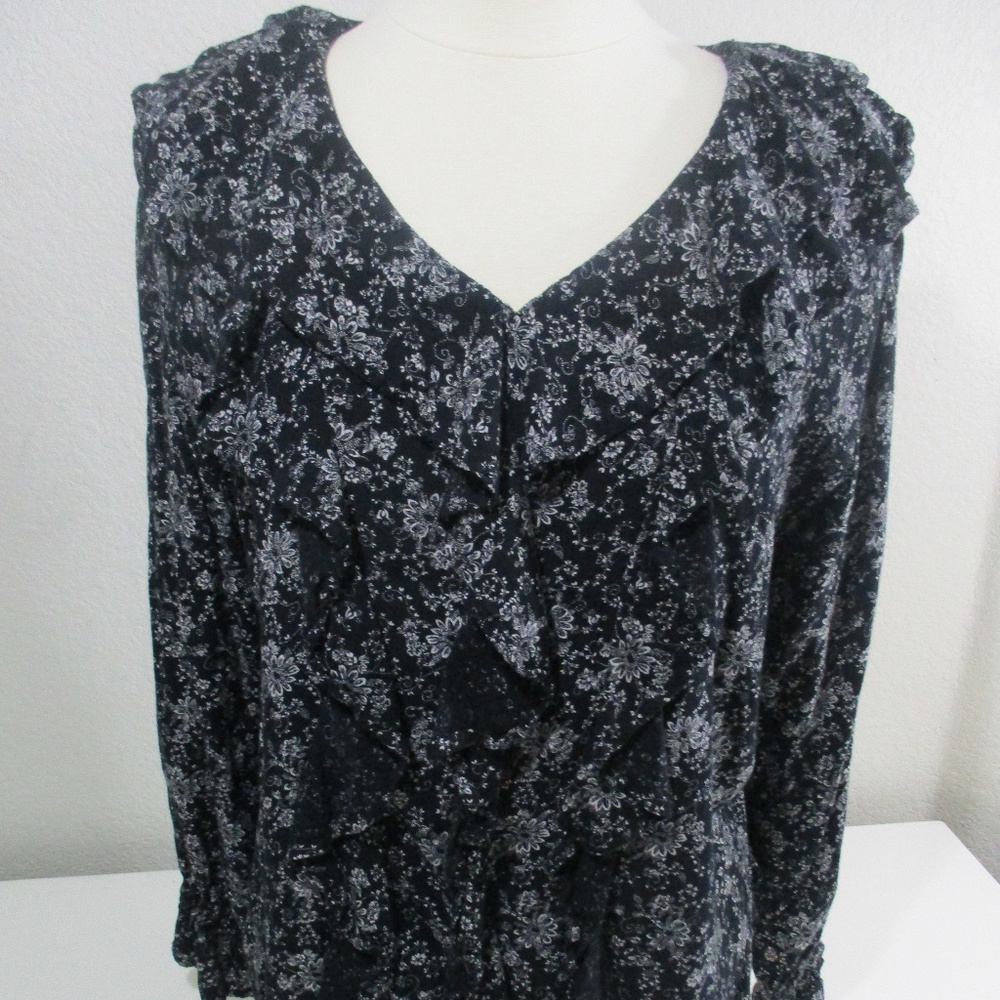 Urban Oasis Women sz L Calico Country Ruffle Top