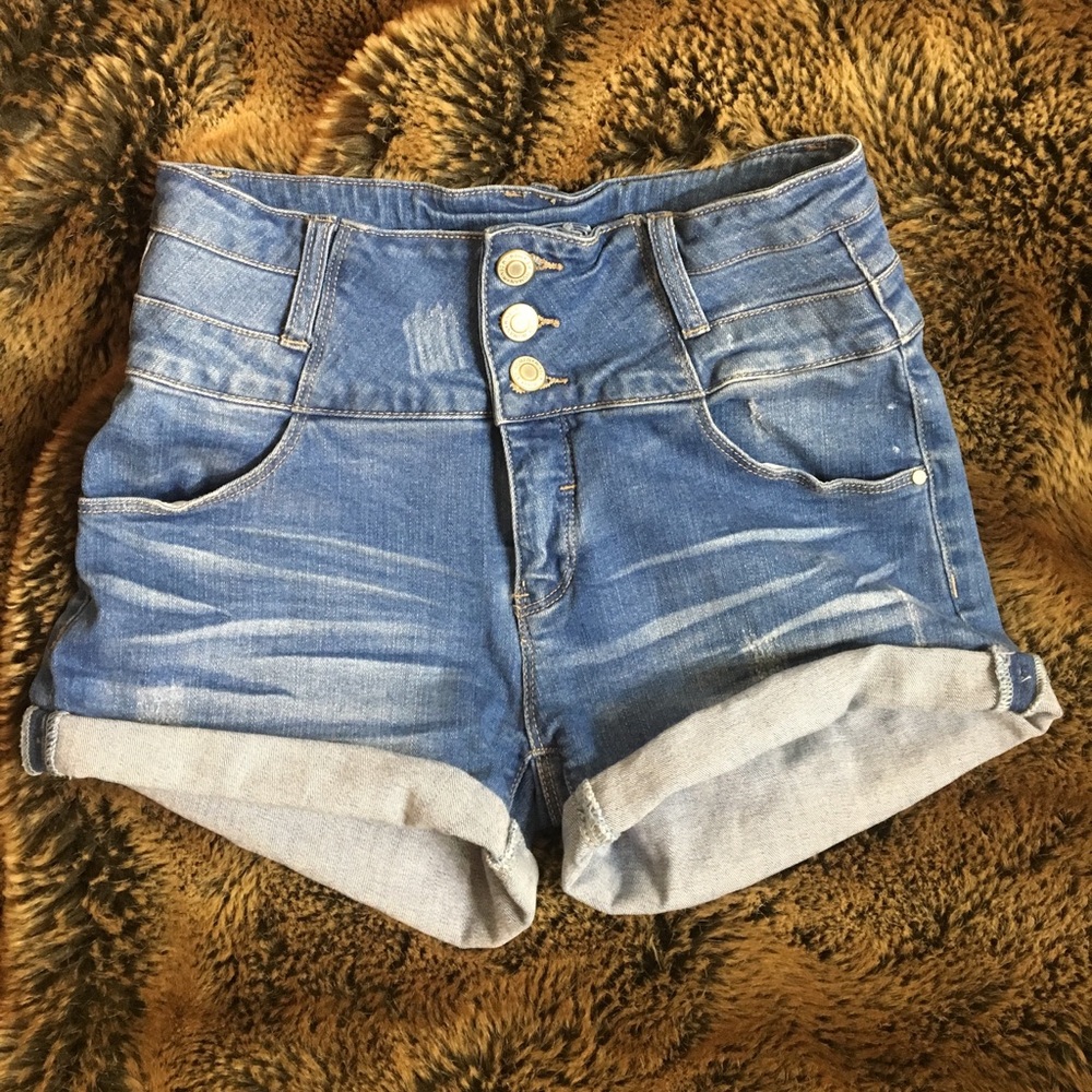 HIGH WAISTED SHORTS!!!