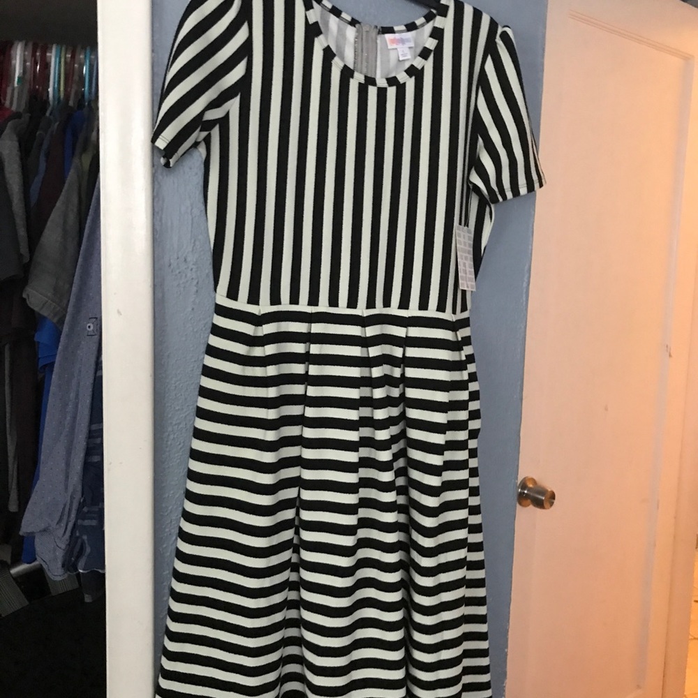 Lularoe Amelia Dress Black Oat Stripe LARGE NWT