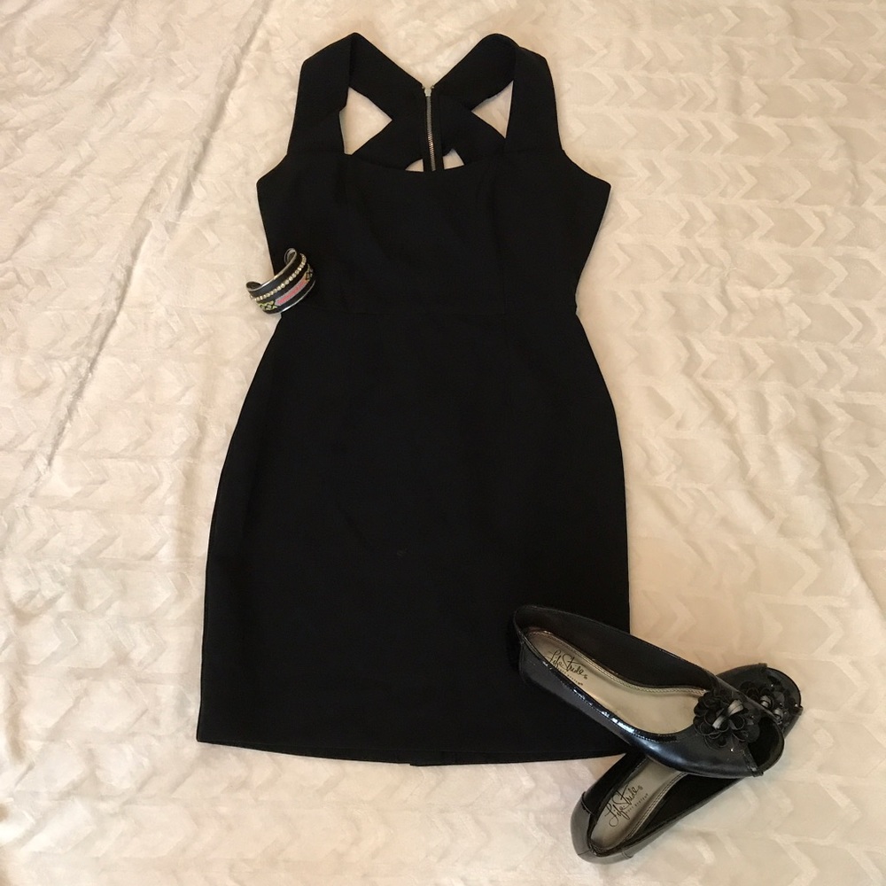 ⬇️Zara Basic black dress