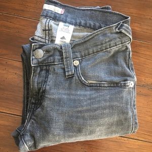 Levi's 504s "slouch skinny" in size 9M 👖