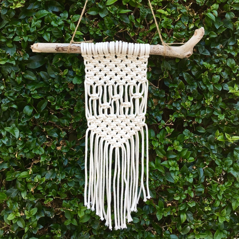 Medium macrame wall accessory