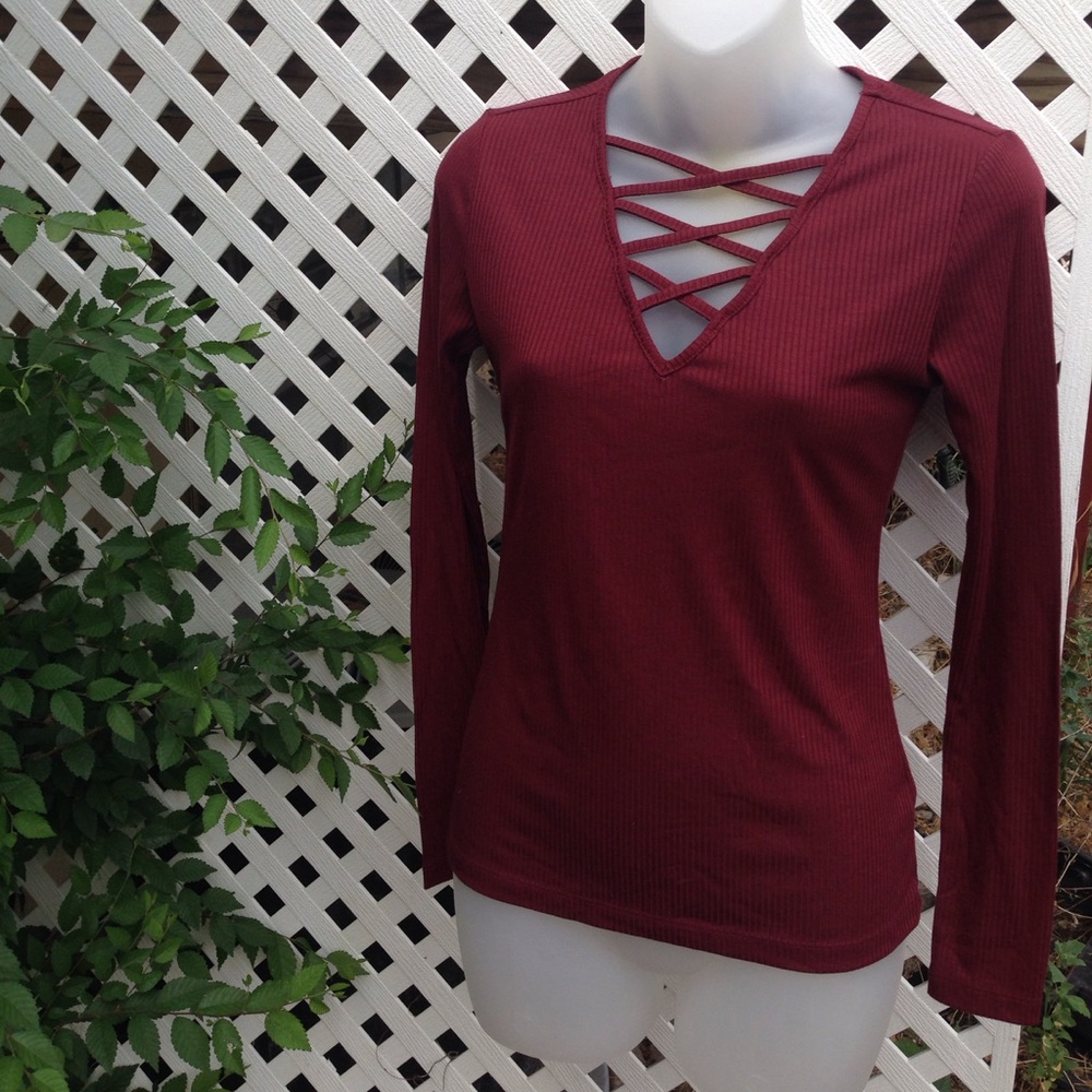 Burgundy lattice straps top