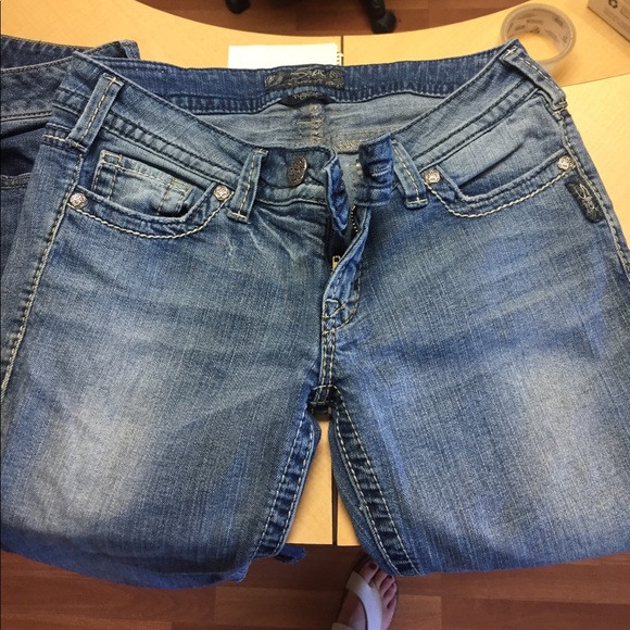 CAPRI'S - Picture 3 of 7