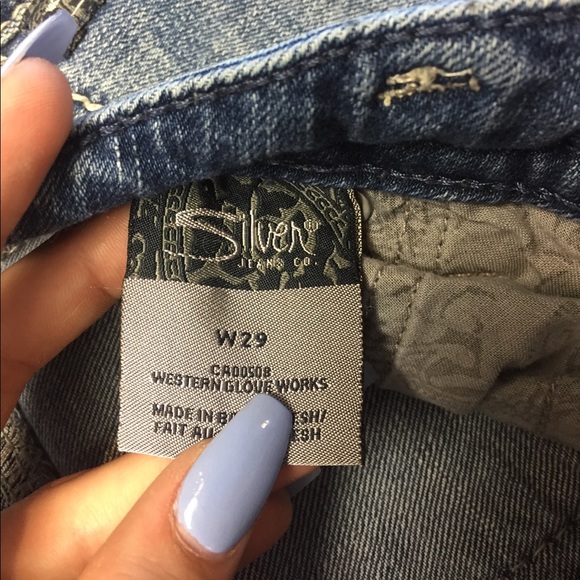 CAPRI'S - Picture 4 of 7