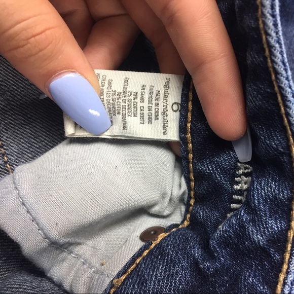 CAPRI'S - Picture 5 of 7