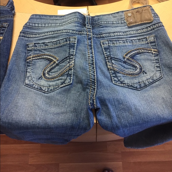 CAPRI'S - Picture 7 of 7