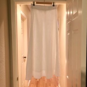 Banana Republic beautiful white linen skirt 😍