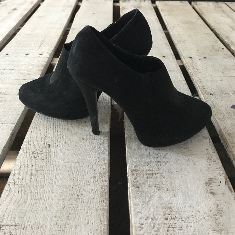 Rampage suede heels size 7 1/2