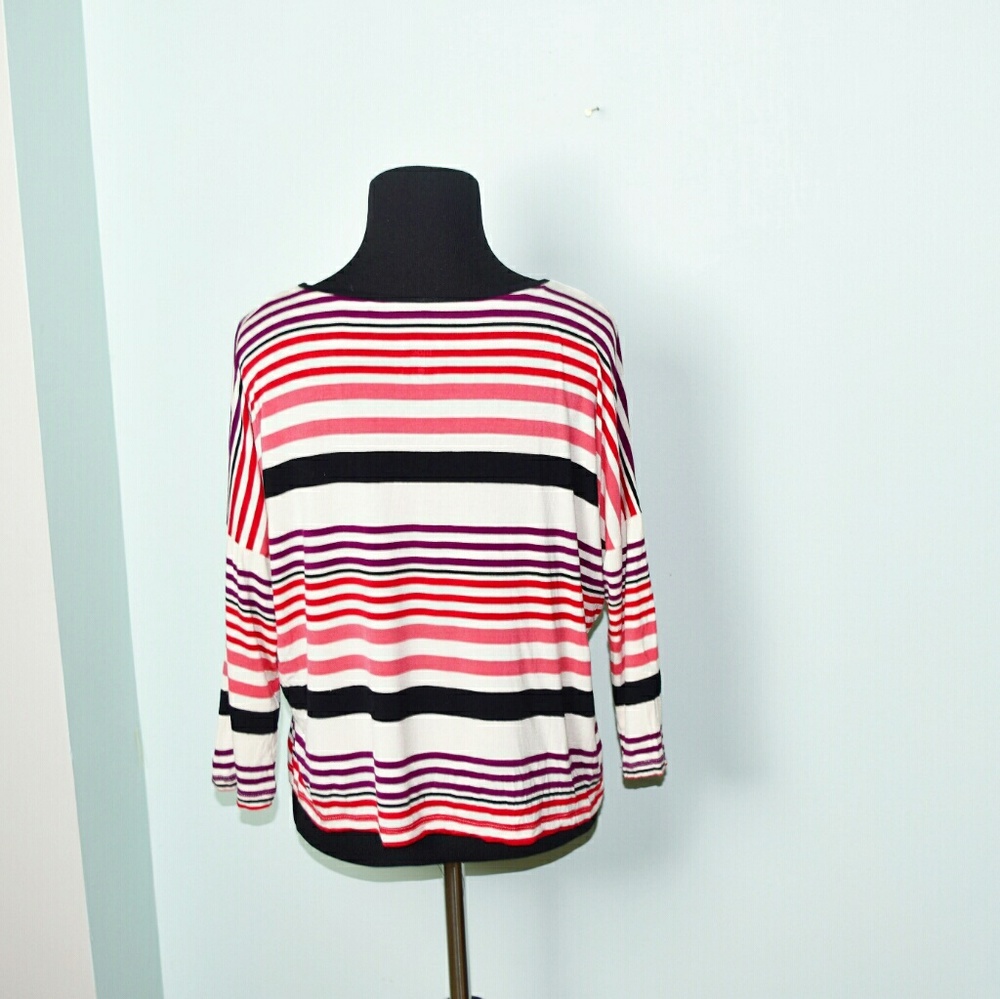 Adorable Red and White Striped Flowy Top - Picture 2 of 2