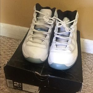 Kids 2.5 white retro 11 jordans