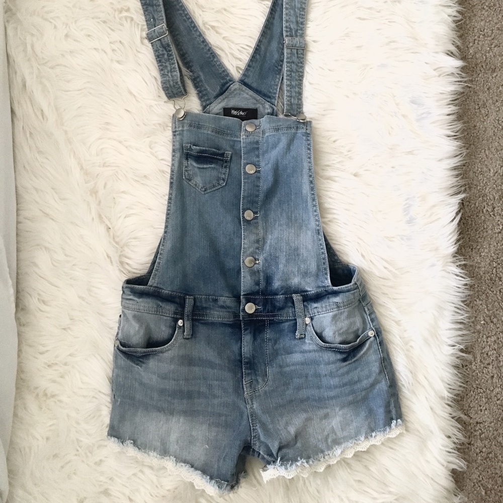 🌱Mossimo Lace Trim Denim Shortie Overalls🌱