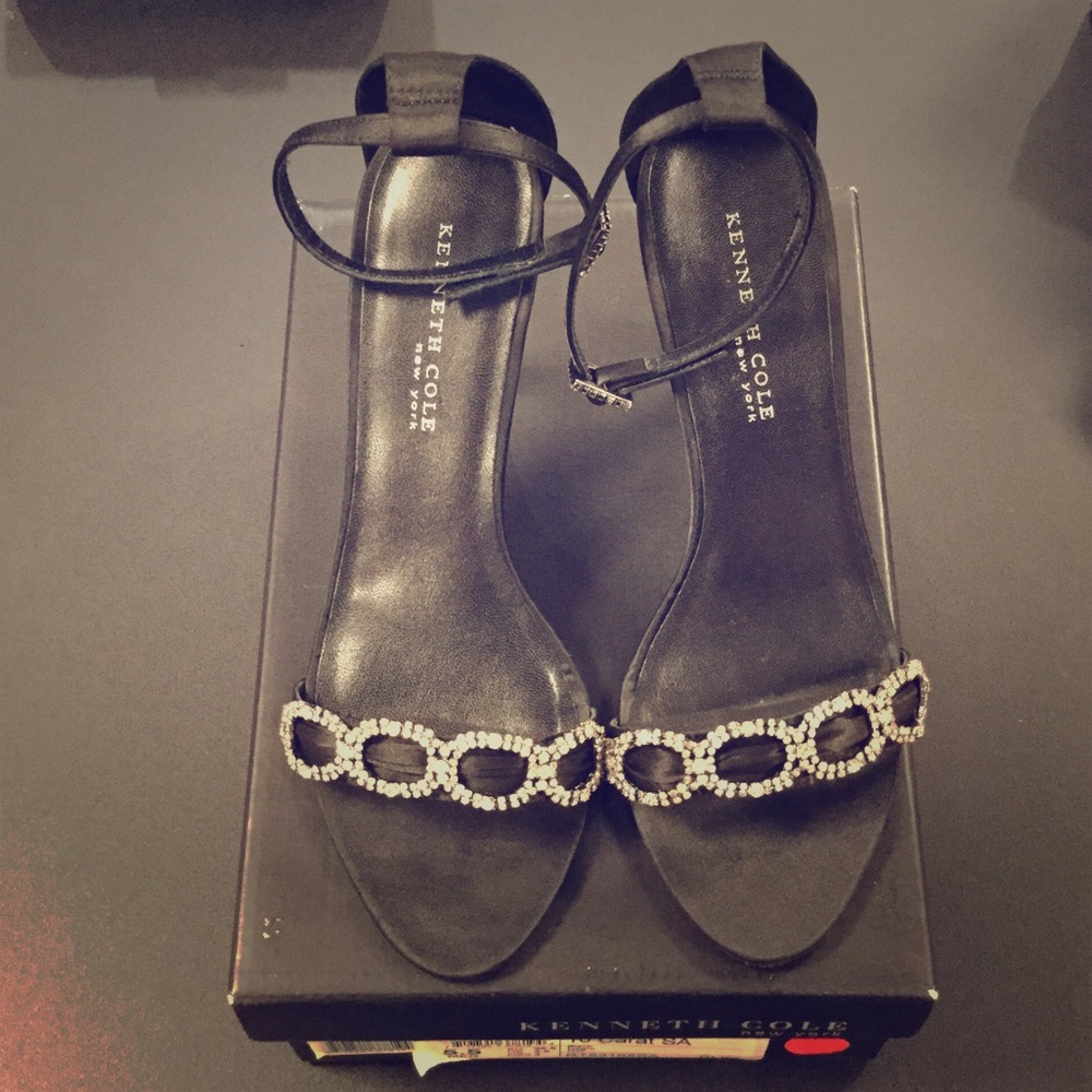 KENNETH COLE SPARKLY HEELS - Picture 2 of 6