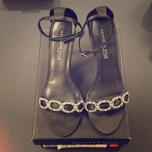 KENNETH COLE SPARKLY HEELS - Picture 2 of 6