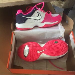 Women's Nike air cage court